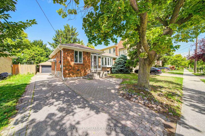 Photo de la propriété: 176 McKee Avenue ON M2N 4C7