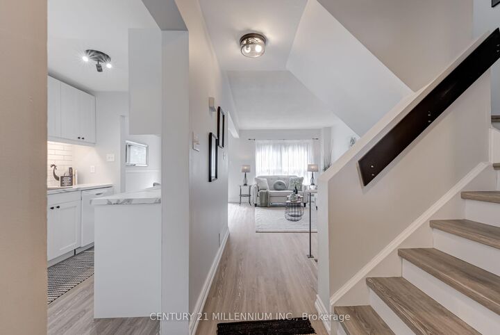 Photo de la propriété:  56 Fleetwood Crescent  ON L6T 2E5 