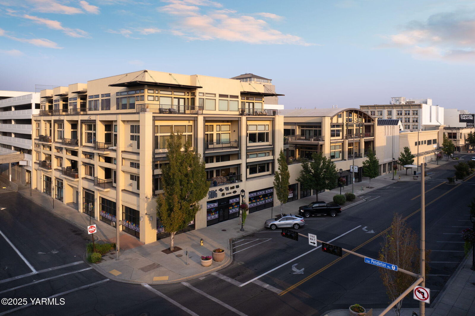 Property Photo:  17 N 3rd St 401  WA 98901 