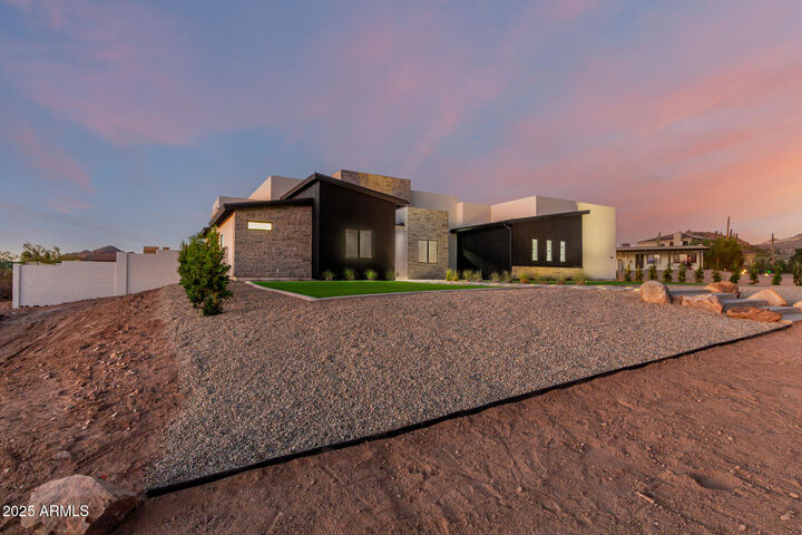 Property Photo: 8304 E Quill Street AZ 85207