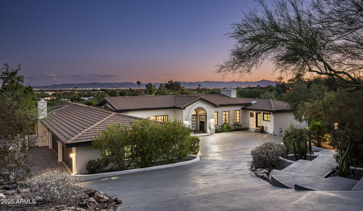 3977 E Paradise View Drive  Paradise Valley AZ 85253 photo