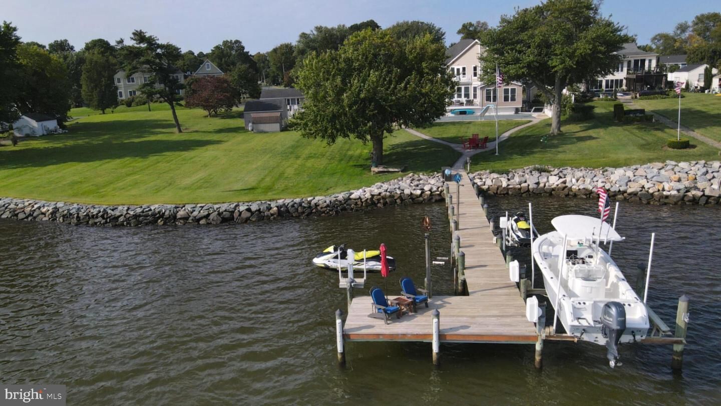 Property Photo:  802 Broadcreek Drive  MD 21666 