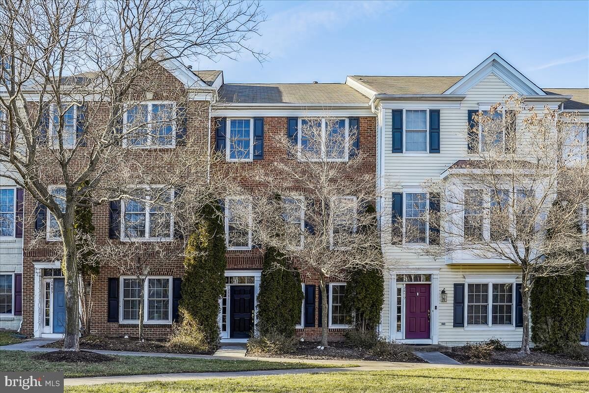 Property Photo:  2481 Walnut Rocker Lane  VA 20171 