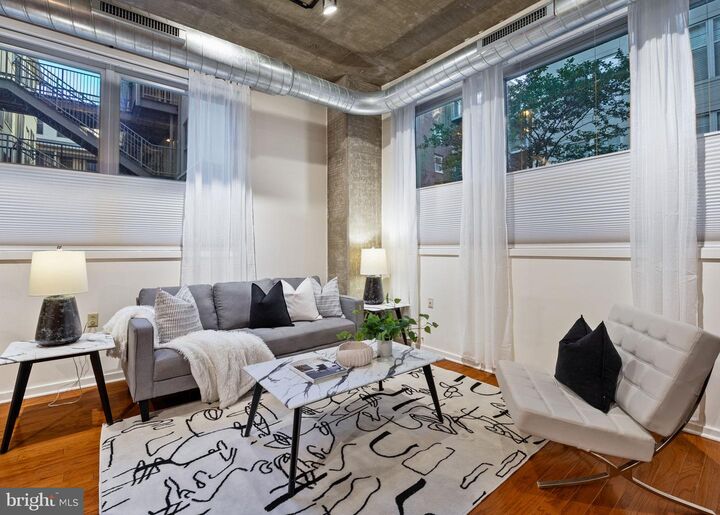 Property Photo:  113 N Bread Street 3D1  PA 19106 