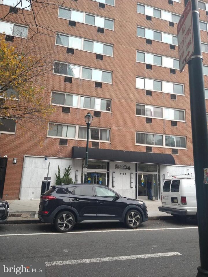 Property Photo: 2101 Chestnut Street 17 1212 PA 19103