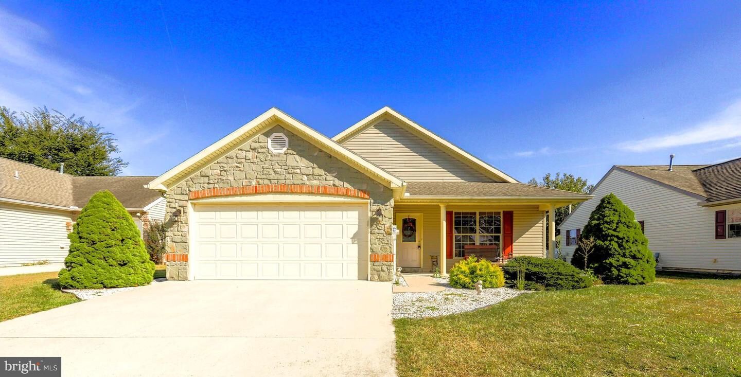 Property Photo:  21 Lantern Lane  PA 17257 