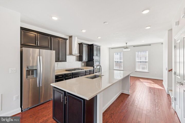 Property Photo: 17258 Herring Gull Lane VA 22026