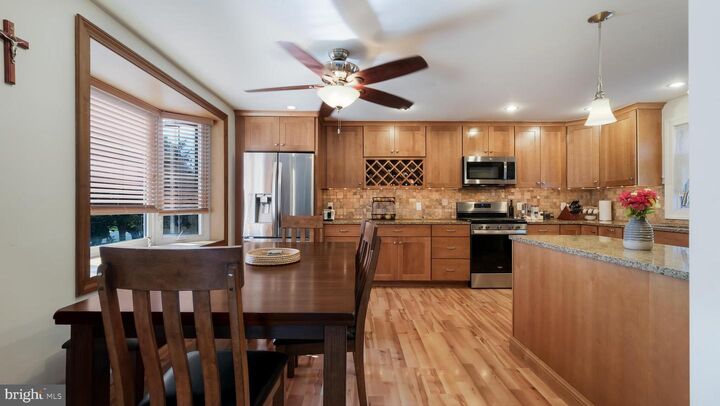 Property Photo:  72 Colonial Park Drive  PA 19064 