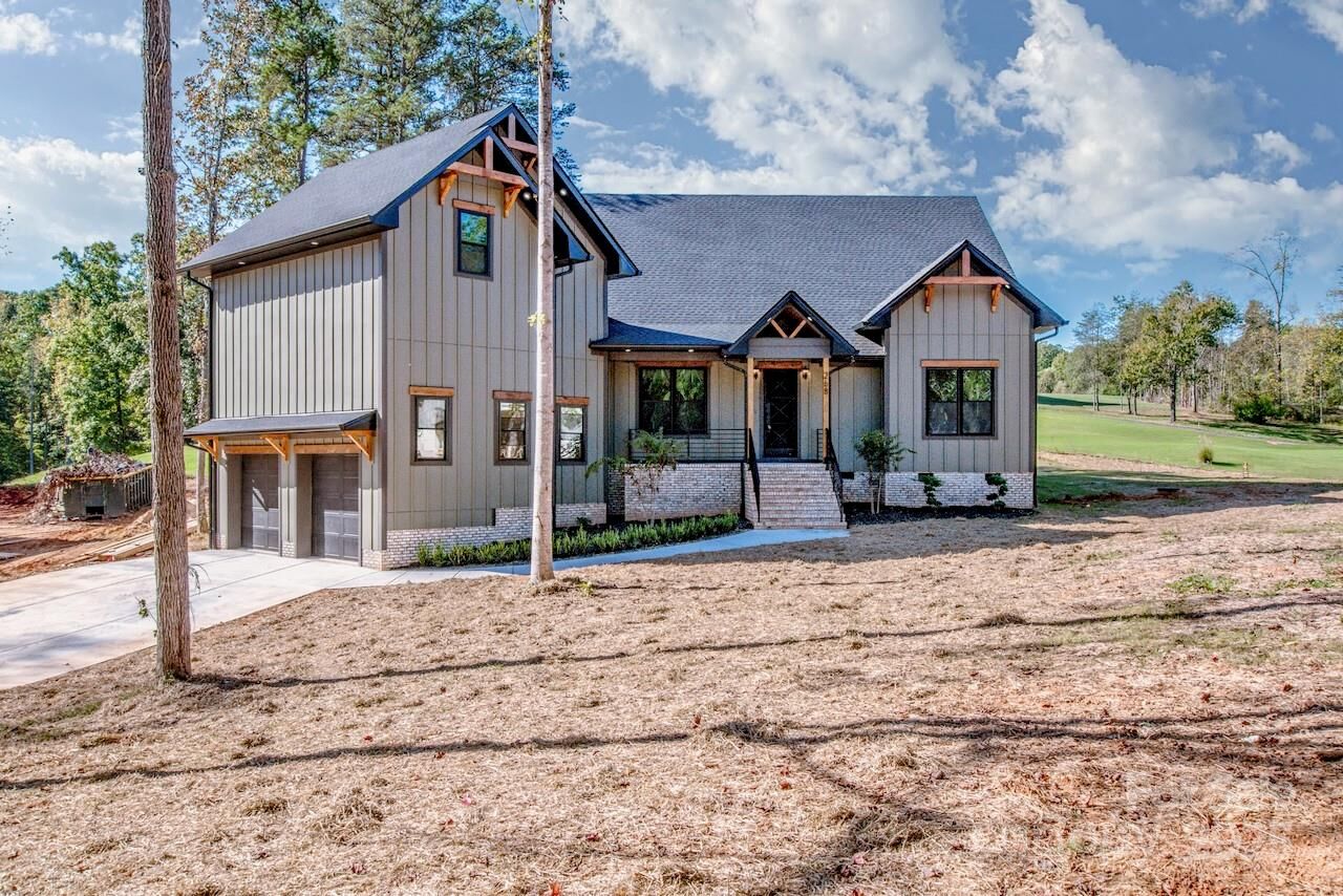 Property Photo: 268 Broken Arrow Drive NC 28677