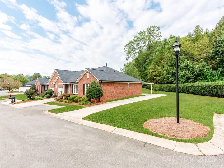 Property Photo:  2207 Windsor Woods Drive  NC 28054 