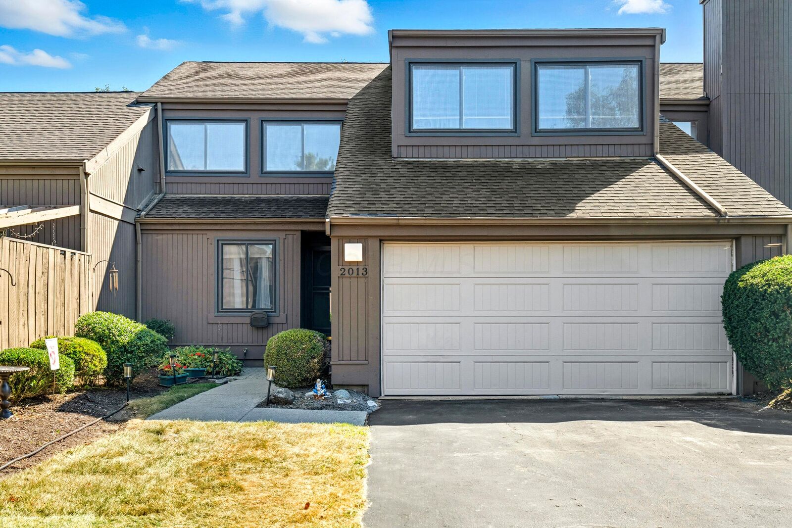 Property Photo:  2013 Willow Glen Lane  OH 43229 