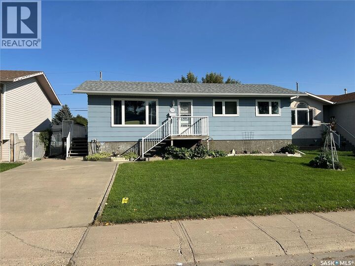 1534 Athabasca Street W  Moose Jaw SK S6H 7K4 photo