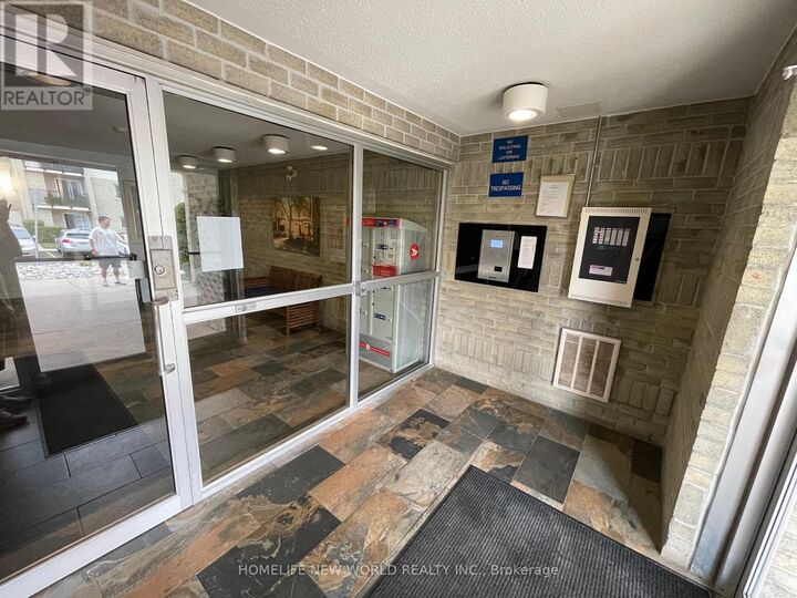 Property Photo:  733 Deveron Crescent 317  ON N5Z 4X7 