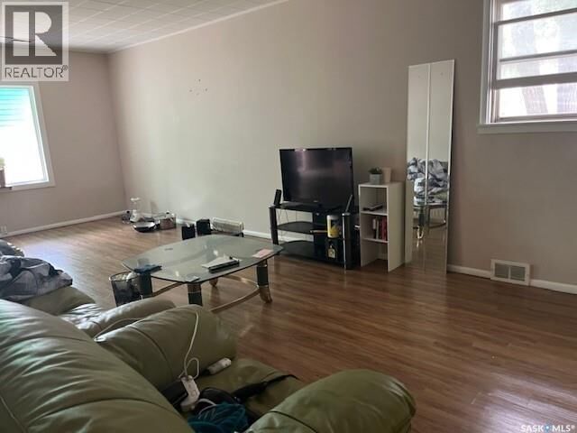 Property Photo:  780 Stadacona Street W  SK S6H 2S5 
