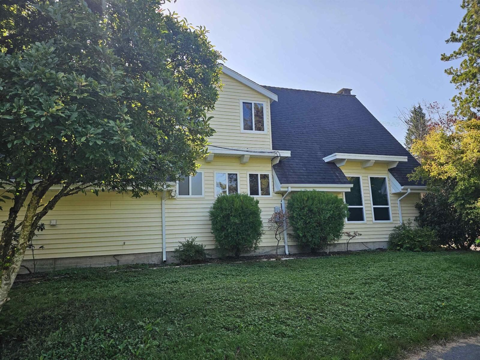 Property Photo: 19850 48 Avenue BC V3A 3L1