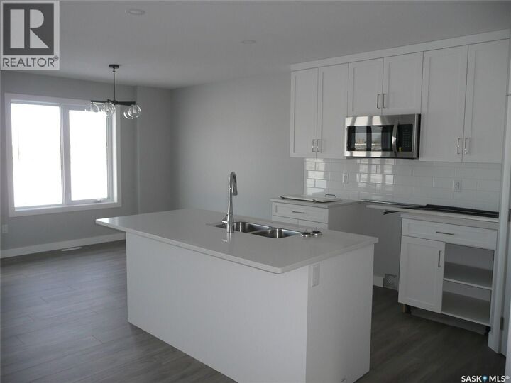 Property Photo:  482 Doran Crescent  SK S7V 1W2 