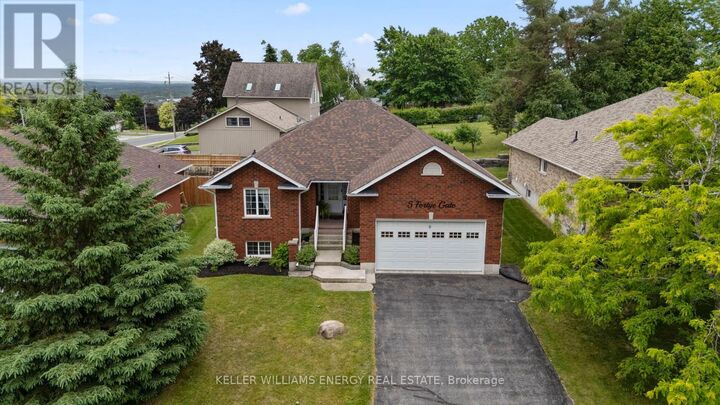Property Photo:  5 Fortye Gate  ON K9K 2E7 