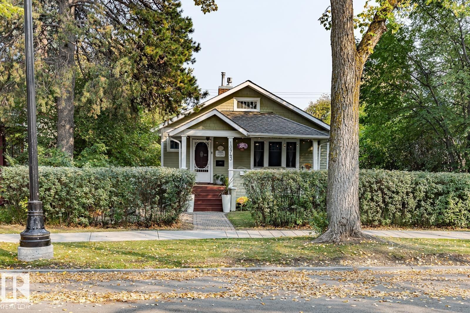 Property Photo:  10943 125 St NW  AB T5M 0L7 