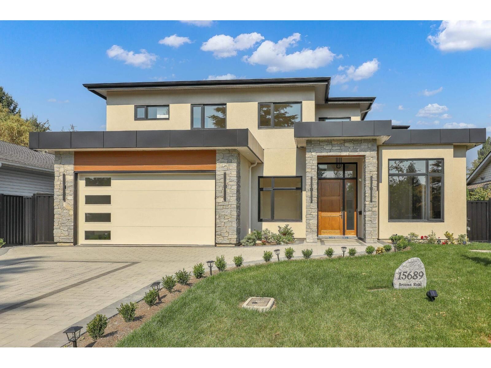 Property Photo:  15689 Broome  BC V4A 1Y3 
