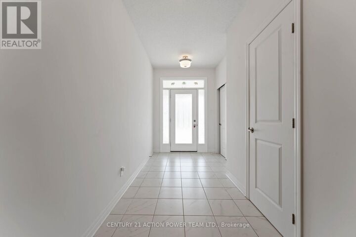 Property Photo: 214 Gossamer Street ON K1W 0B9