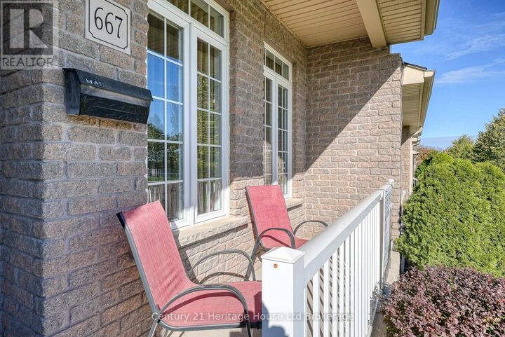 Property Photo:  667 Southwood Way 2  ON N4S 9A6 