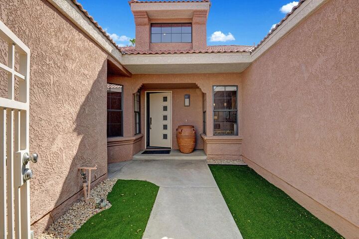 Property Photo: 42320 Sari Court CA 92211