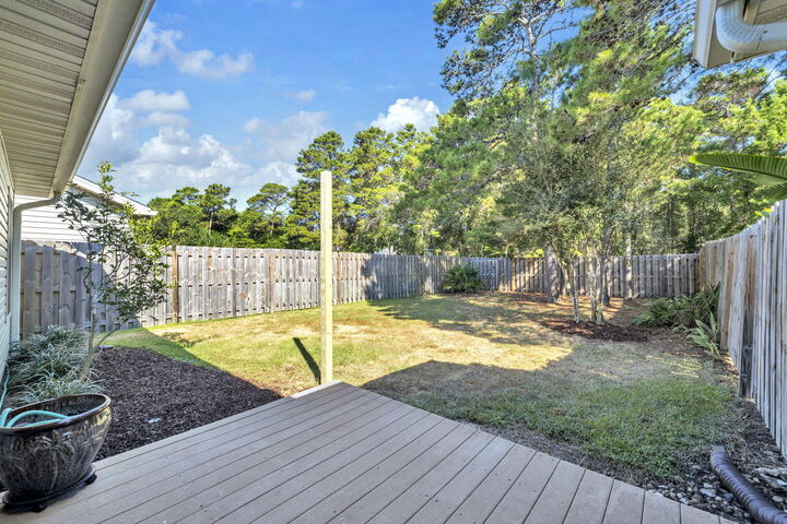 Property Photo: 204 Via Largo FL 32459