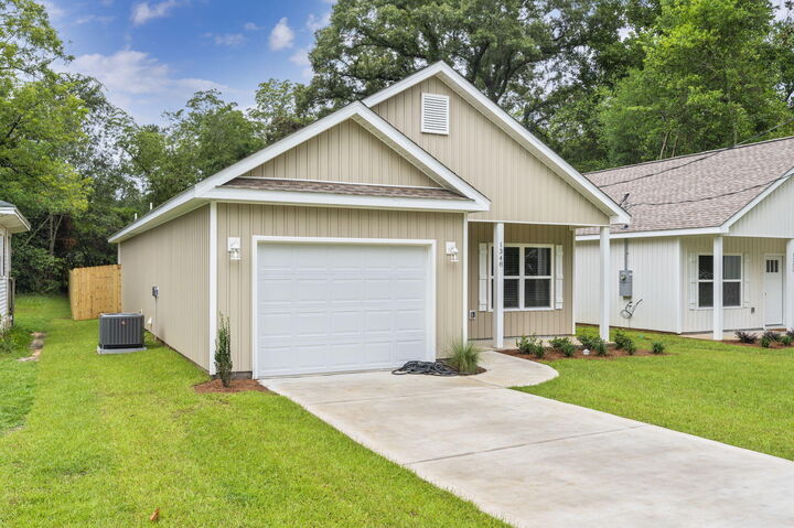Property Photo:  622 Shortwell Avenue  FL 32539 