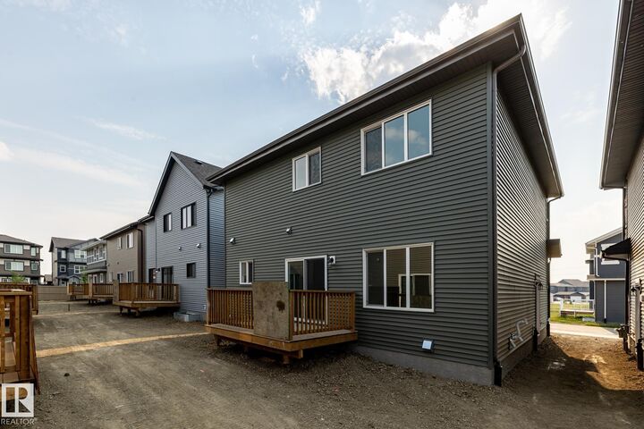 Property Photo: 4709 Hawthorn Lane SW AB T6X 3C5
