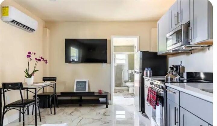 Property Photo:  2310 NW 60th Ter  FL 33313 