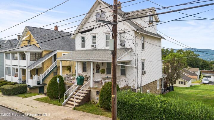 Property Photo:  410 Smith Street  PA 18512 