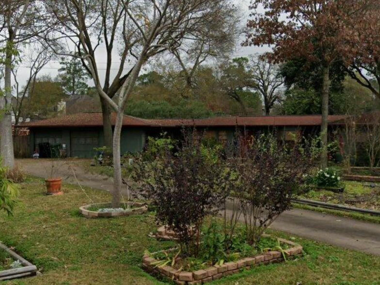 Property Photo:  1046 Fisher Street  TX 77018 