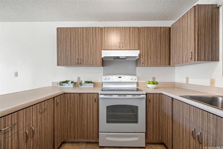 Property Photo: 95-1050 Makaikai Street 26M HI 96789