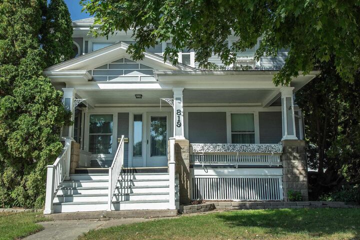Property Photo:  819 E Bremer  IA 50677 