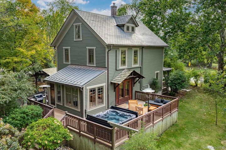 Property Photo:  64 Lower Byrdcliffe Road  NY 12498 