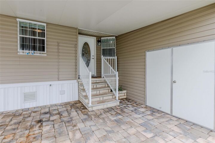 Property Photo: 2100 Kings Highway 908 FL 33980