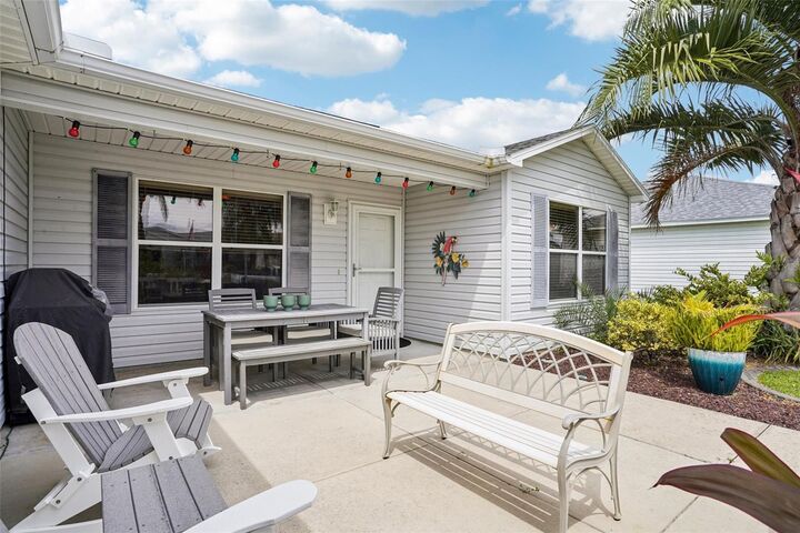 Property Photo: 1053 Nash Loop FL 32162