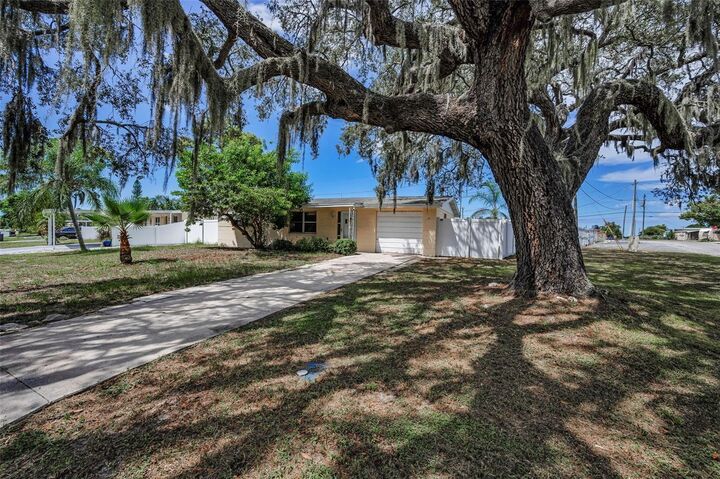 Property Photo:  4223 Kibler Lane  FL 34691 