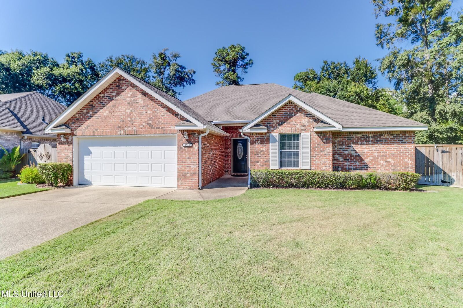 Property Photo:  2558 Rue Palafox  MS 39531 