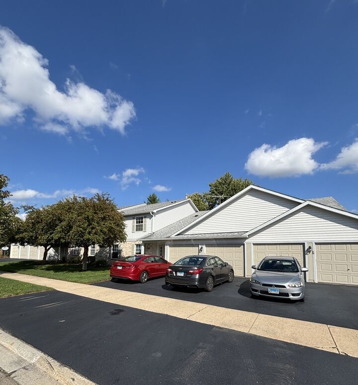 1163 N Red Oak Circle 4  Round Lake Beach IL 60073 photo