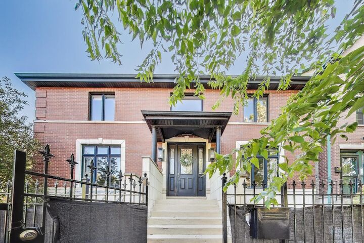 2047 N Honore Street  Chicago IL 60614 photo