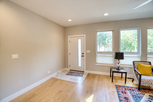 Property Photo:  929 W 33rd Place  IL 60608