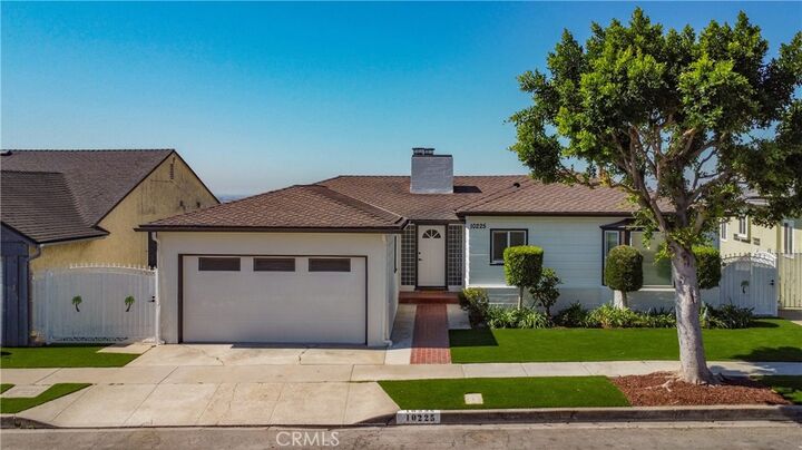 Property Photo:  10225 S 7th Avenue  CA 90303 