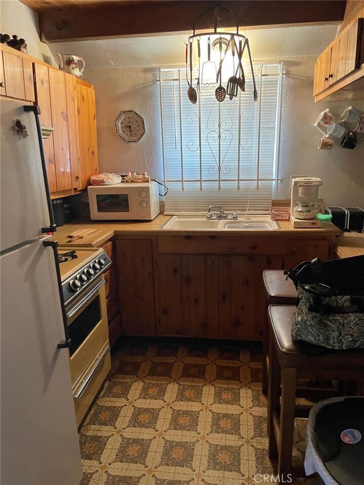 Property Photo:  33415 Cedar Dr  CA 92382 