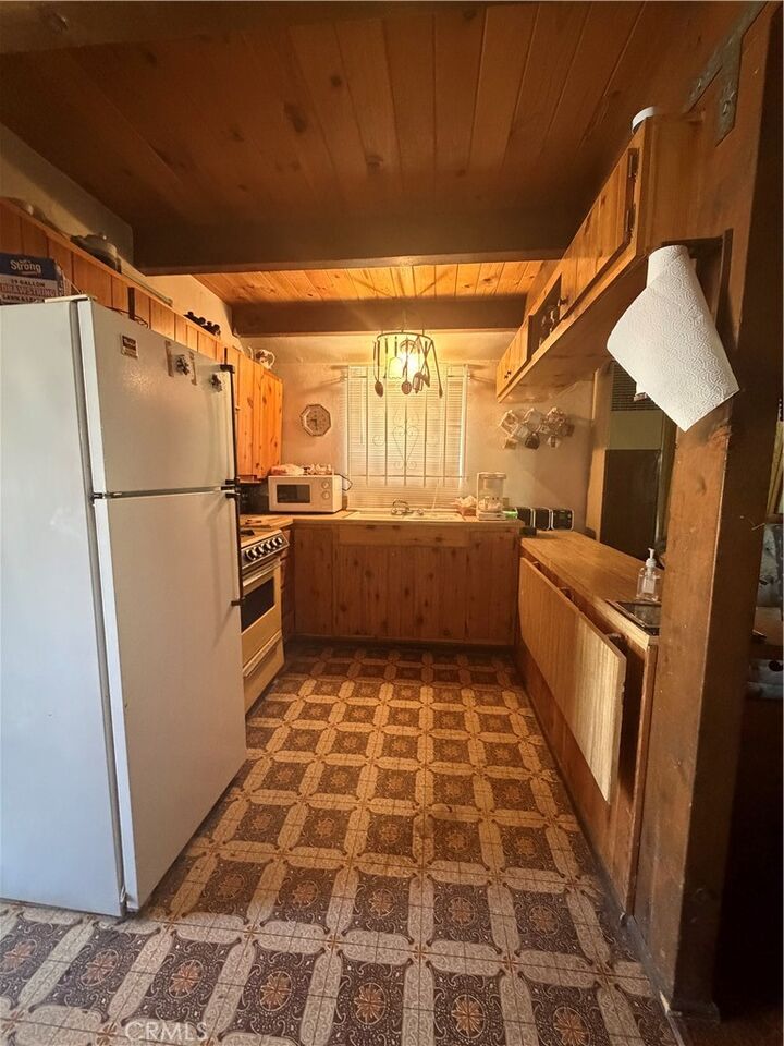 Property Photo:  33415 Cedar Dr  CA 92382 