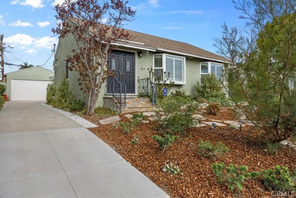 Property Photo:  7817 Truxton Ave  CA 90045 
