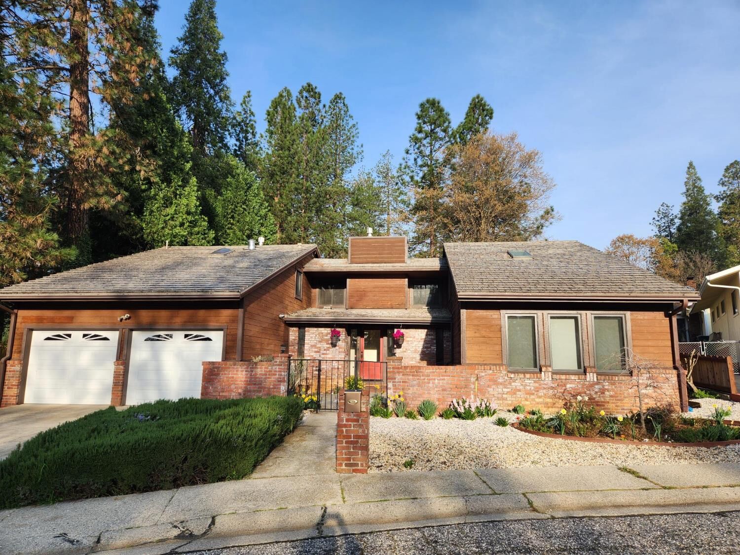 Property Photo: 245 Cornwall Avenue CA 95945