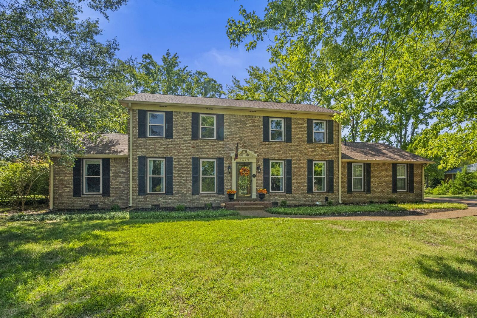 Property Photo: 5629 Highland Way TN 37211