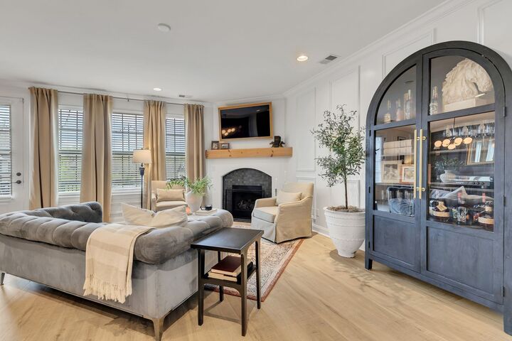 Property Photo:  811 Silkwood Dr  TN 37221 