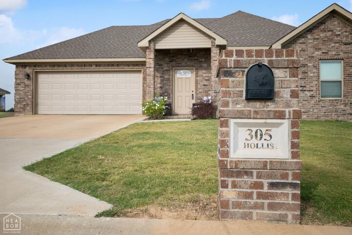 Property Photo: 305 Hollis AR 72416